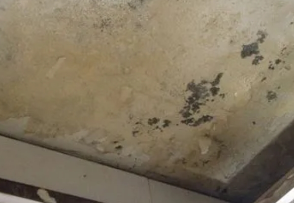 泉州阳台漏水维修公司分享下泉州卫生间渗水维修需要注意哪些问题。